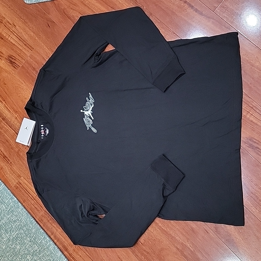 NWT Men's Jordan dri-fit long sleeve tee - Picture 4 of 7